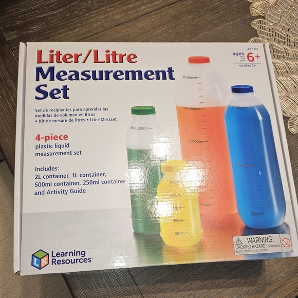 Learning Resources Liter Measurement Set - Picture 1 of 6